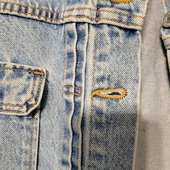 Vintage Levi's Buckle Back Denim Jean Jacket - Picture 6 of 16